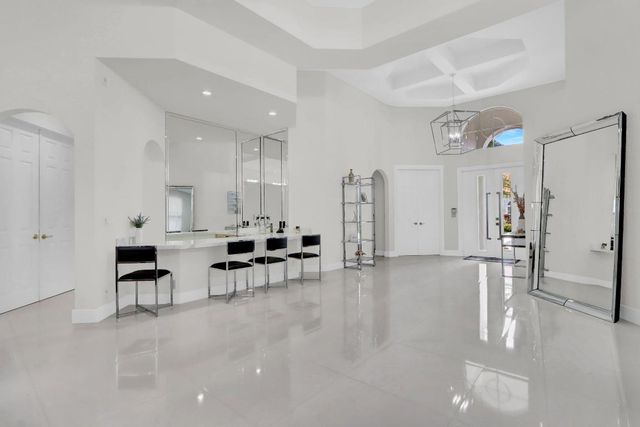 6564 Somerset Circle, Boca Raton, FL 33496