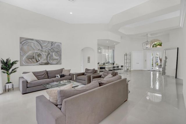 6564 Somerset Circle, Boca Raton, FL 33496