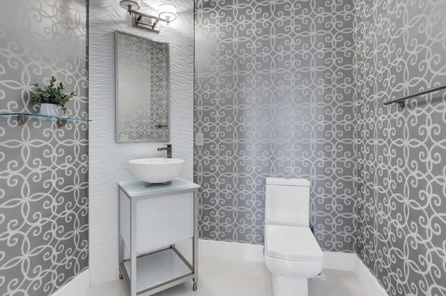 6564 Somerset Circle, Boca Raton, FL 33496