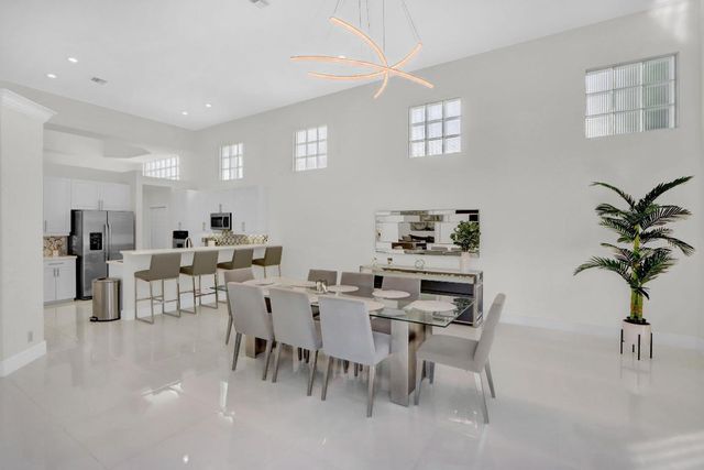 6564 Somerset Circle, Boca Raton, FL 33496