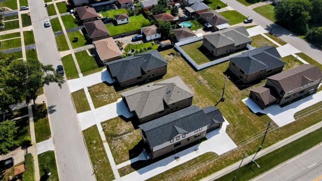 7957 W 73 Place, Bridgeview, IL 60455