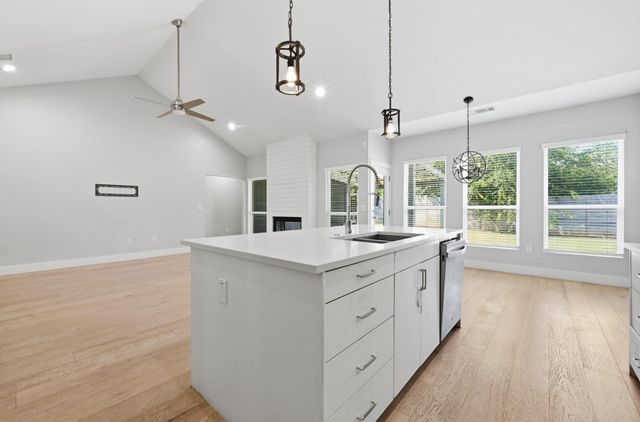 4207 Alexandria DR, Austin, TX 78749