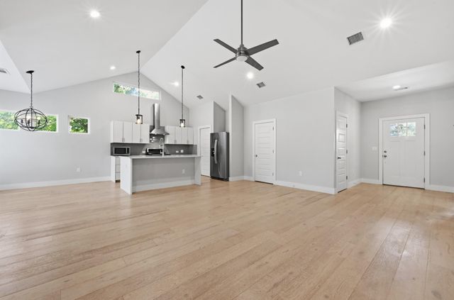 4207 Alexandria DR, Austin, TX 78749