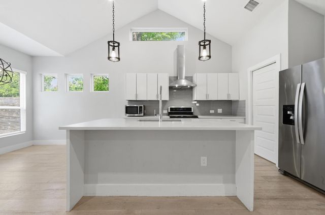 4207 Alexandria DR, Austin, TX 78749