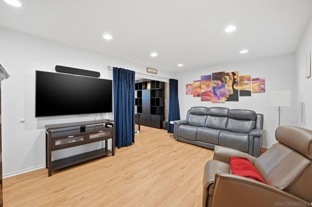 8963 Caminito Fresco, San Diego, CA 92037