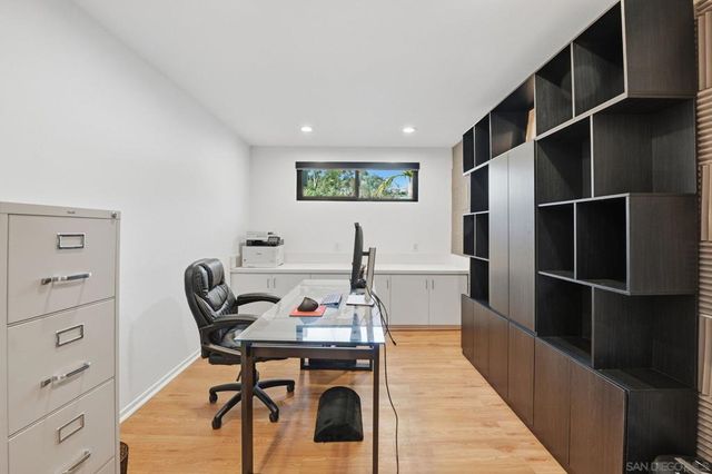 8963 Caminito Fresco, San Diego, CA 92037