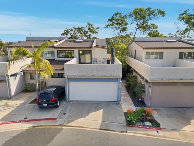 8963 Caminito Fresco, San Diego, CA 92037