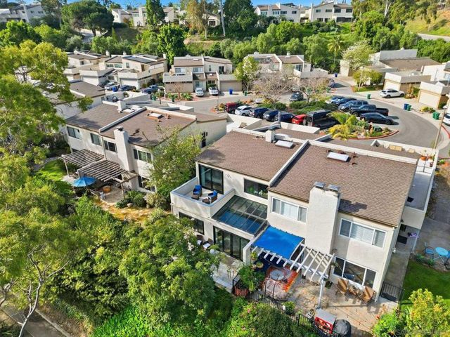 8963 Caminito Fresco, San Diego, CA 92037