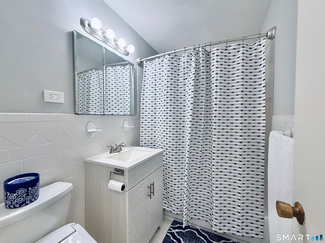 140 Grove Street 2H, Stamford, CT 06901