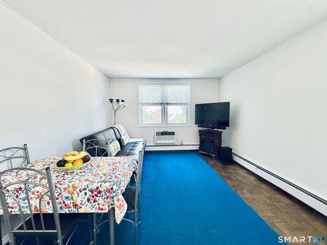 140 Grove Street 2H, Stamford, CT 06901