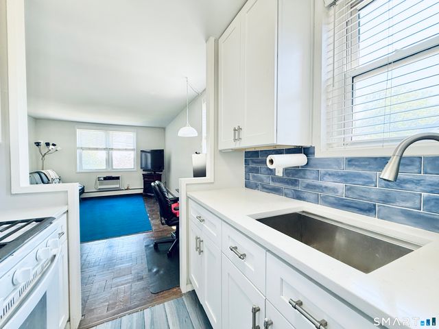 140 Grove Street 2H, Stamford, CT 06901