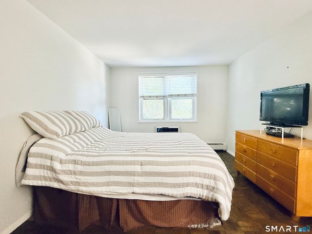 140 Grove Street 2H, Stamford, CT 06901