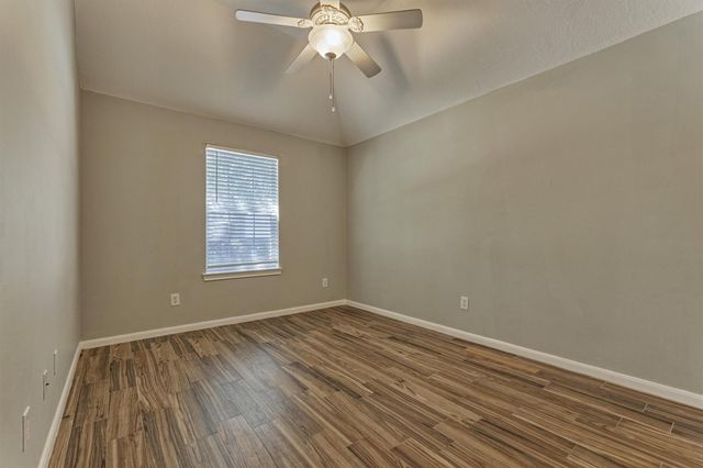 11118 Creekline Meadow Court, Cypress, TX 77429