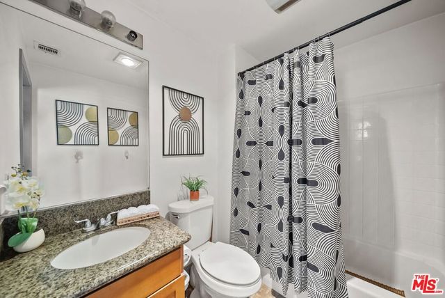 6938 Laurel Canyon Boulevard 310, North Hollywood, CA 91605