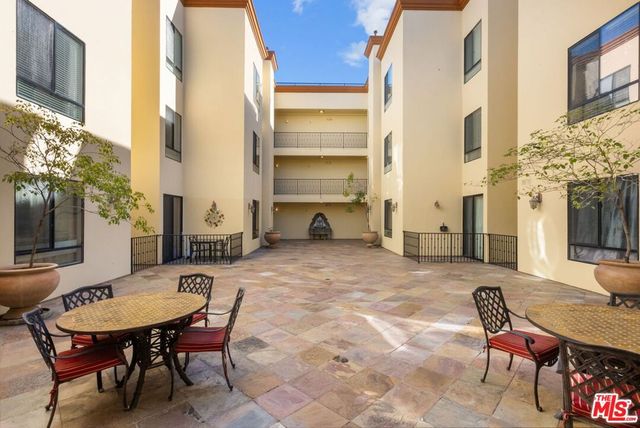 6938 Laurel Canyon Boulevard 310, North Hollywood, CA 91605