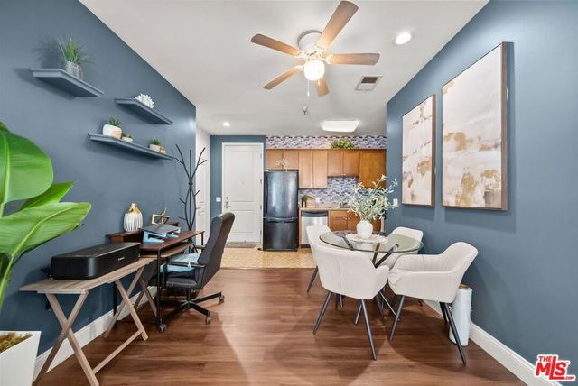 6938 Laurel Canyon Boulevard 310, North Hollywood, CA 91605