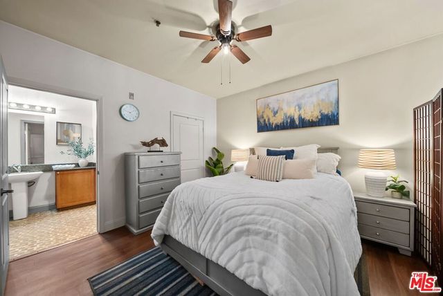 6938 Laurel Canyon Boulevard 310, North Hollywood, CA 91605