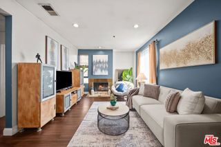 6938 Laurel Canyon Boulevard 310, North Hollywood, CA 91605