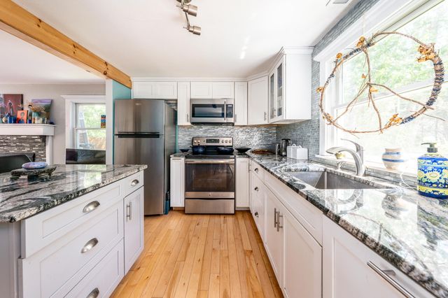 110 Wixom Avenue, Wellfleet, MA 02667