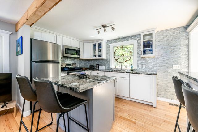 110 Wixom Avenue, Wellfleet, MA 02667