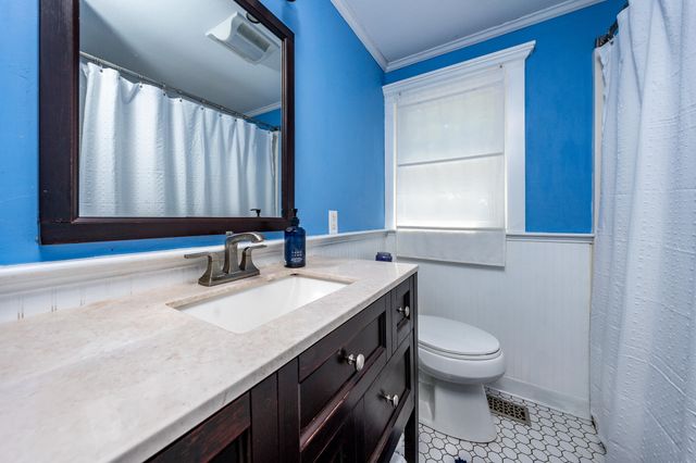 110 Wixom Avenue, Wellfleet, MA 02667