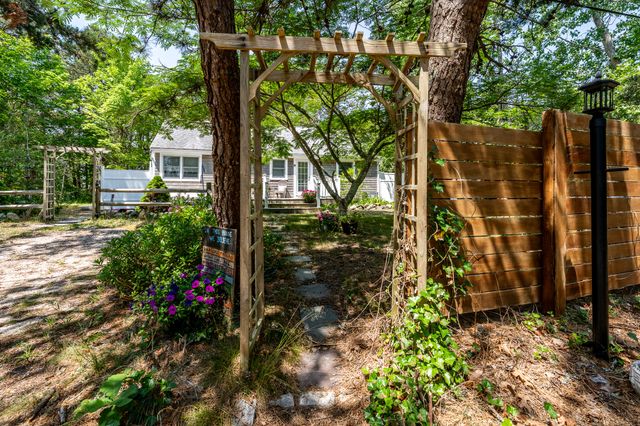 110 Wixom Avenue, Wellfleet, MA 02667