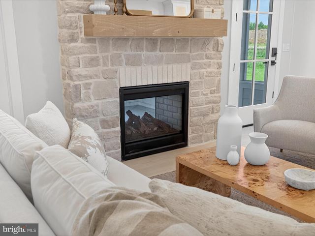 297 SARSEN DR, Lititz, PA 17543