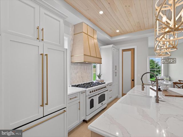 297 SARSEN DR, Lititz, PA 17543