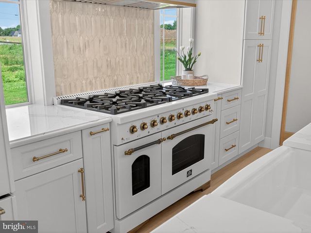 297 SARSEN DR, Lititz, PA 17543