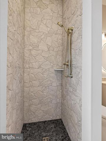 297 SARSEN DR, Lititz, PA 17543