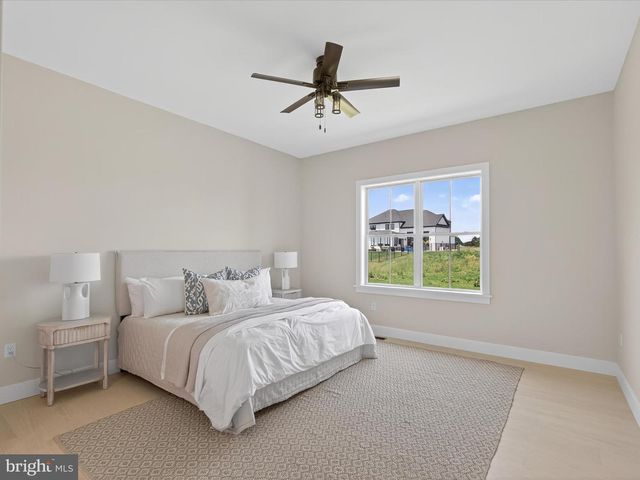 297 SARSEN DR, Lititz, PA 17543