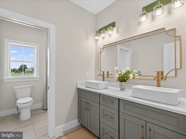 297 SARSEN DR, Lititz, PA 17543