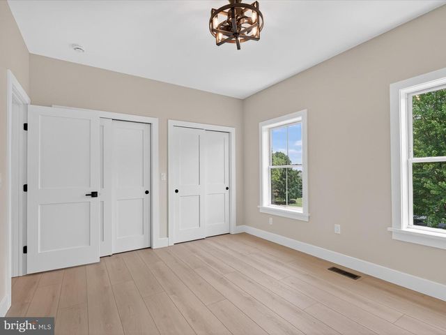 297 SARSEN DR, Lititz, PA 17543