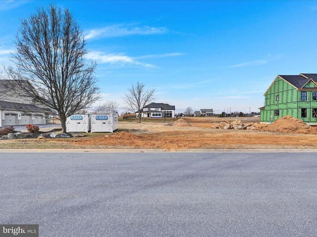 297 SARSEN DR, Lititz, PA 17543