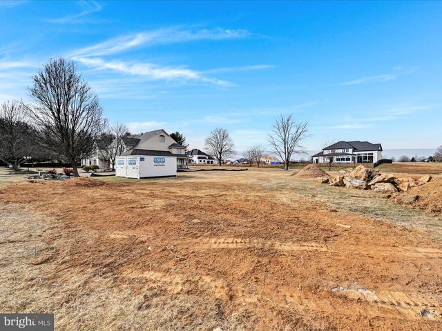 297 SARSEN DR, Lititz, PA 17543