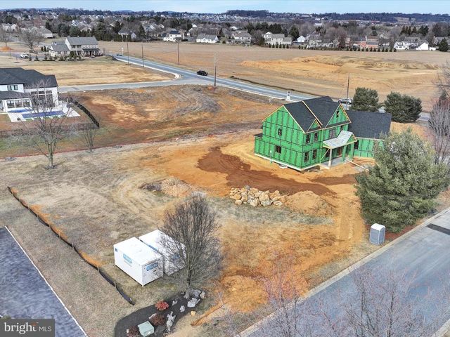 297 SARSEN DR, Lititz, PA 17543