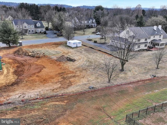 297 SARSEN DR, Lititz, PA 17543