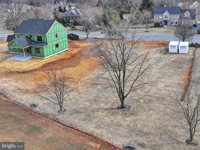 297 SARSEN DR, Lititz, PA 17543