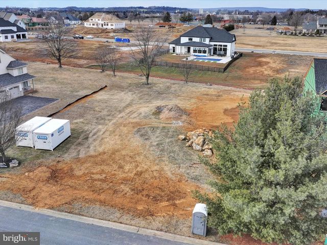 297 SARSEN DR, Lititz, PA 17543