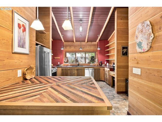 33195 Se HIGHWAY 224, Estacada, OR 97023