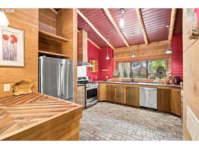 33195 Se HIGHWAY 224, Estacada, OR 97023