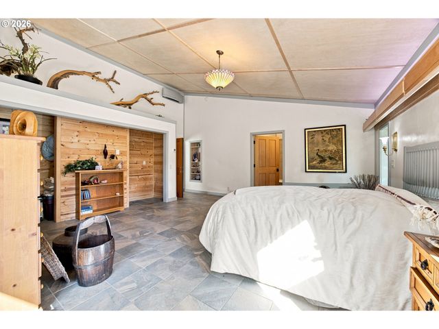 33195 Se HIGHWAY 224, Estacada, OR 97023