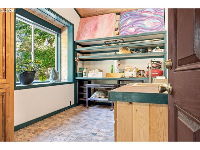 33195 Se HIGHWAY 224, Estacada, OR 97023