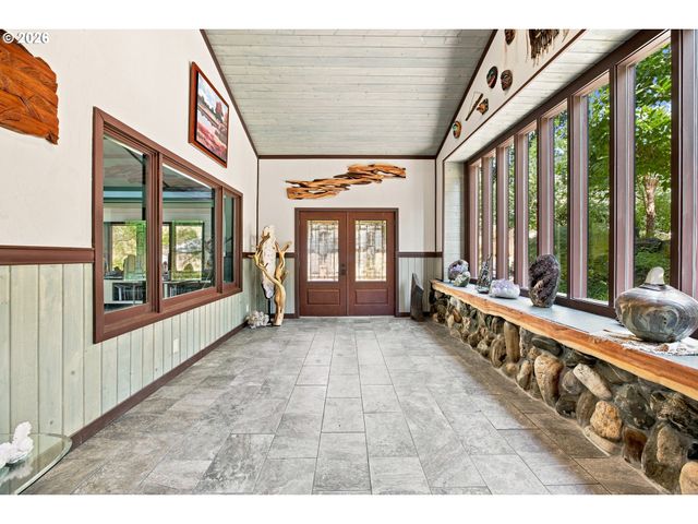 33195 Se HIGHWAY 224, Estacada, OR 97023
