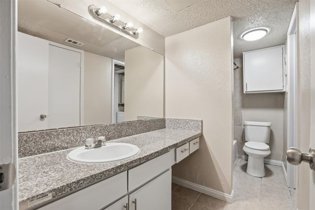 2750 Holly Hall Street 506, Houston, TX 77054