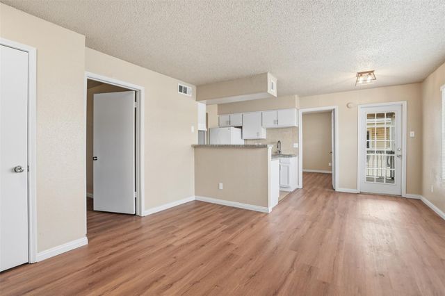 2750 Holly Hall Street 506, Houston, TX 77054