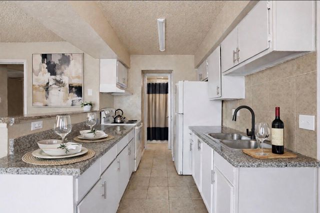 2750 Holly Hall Street 506, Houston, TX 77054