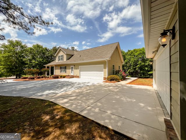 35 Nicklaus Circle, Social Circle, GA 30025