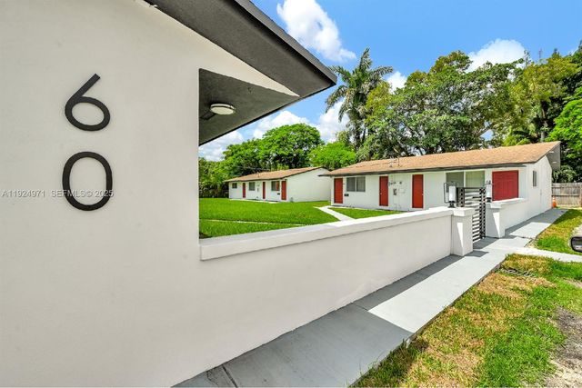 60 NW 161st St, Miami, FL 33169