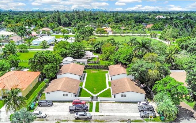 60 NW 161st St, Miami, FL 33169